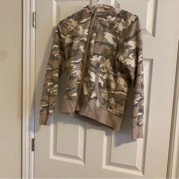 Assorted tops - Picture 12 of 15